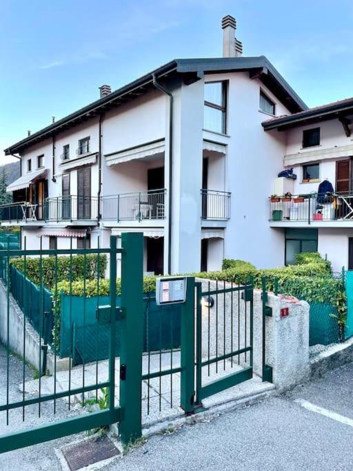 Tresa Bay House - Lugano Lake لافينا بونتي تريسا المظهر الخارجي الصورة